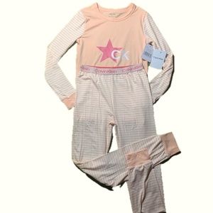 NWT  Calvin Klein Girls 2 piece Pajamas set size 8